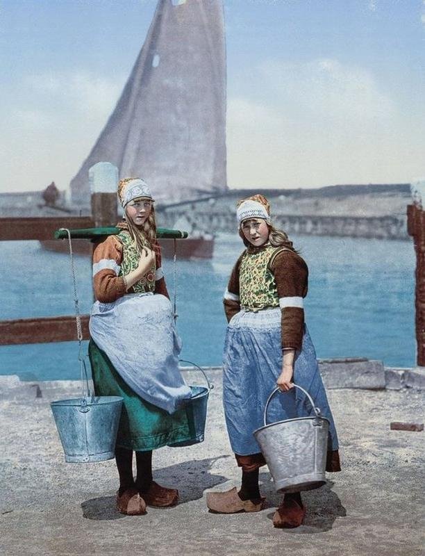 60 Bizarre Photos And The Chilling Stories Behind Them